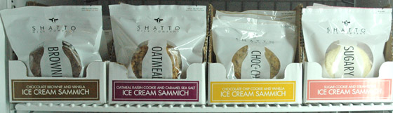 Shatto Milk Ice Cream Sammich Review
