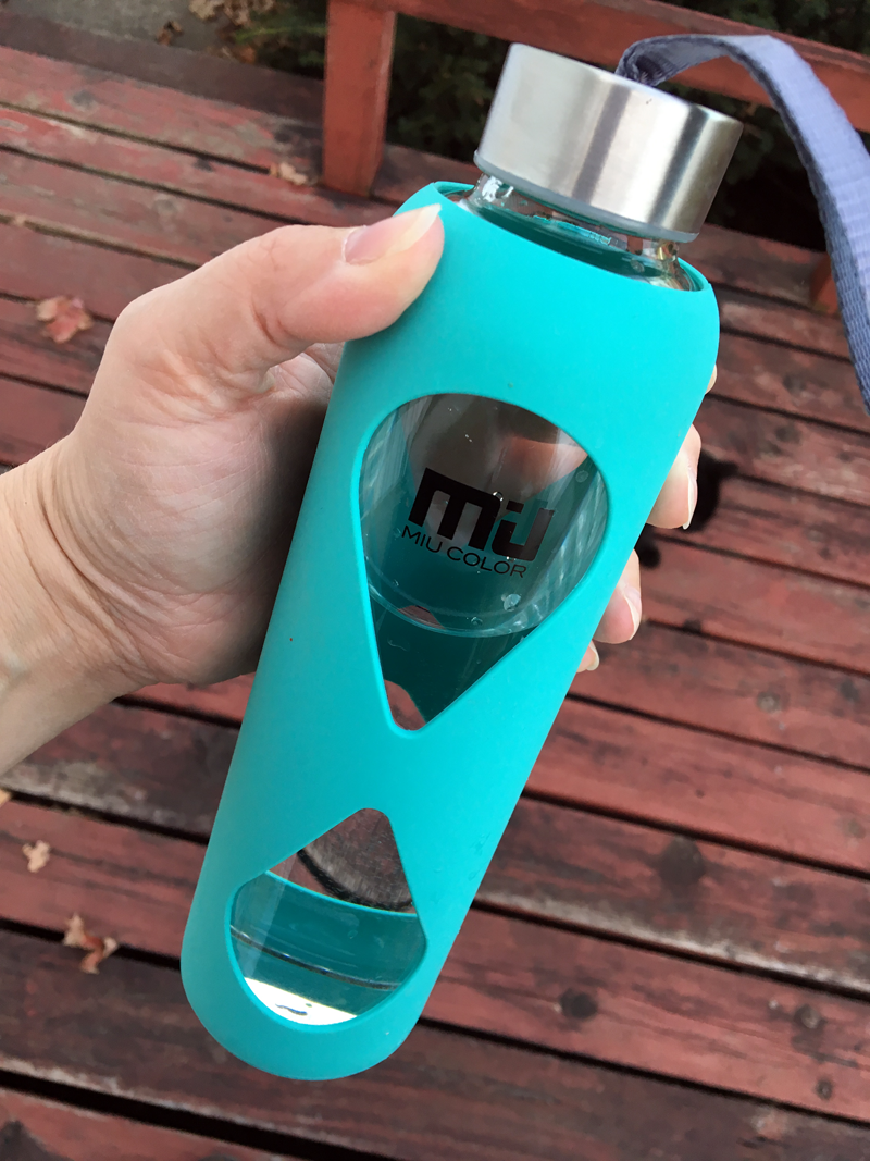 MIUCOLOR Glass Water Bottle Giveaway